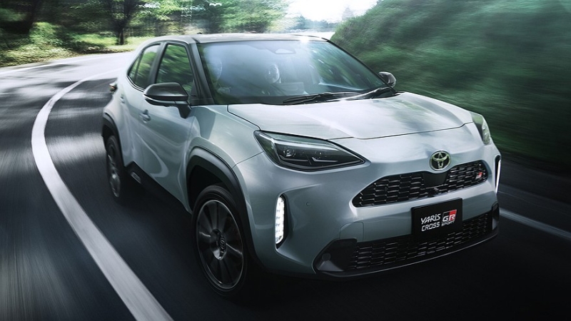 Toyota освежила кроссоверы Yaris Cross GR Sport и Harrier