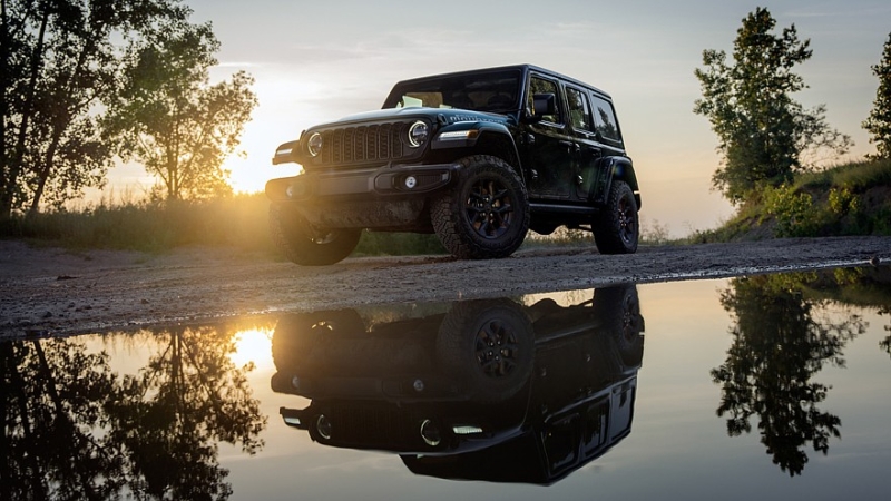 У внедорожника Jeep Wrangler появилась &laquo;затемнённая&raquo; версия Smoky Mountain