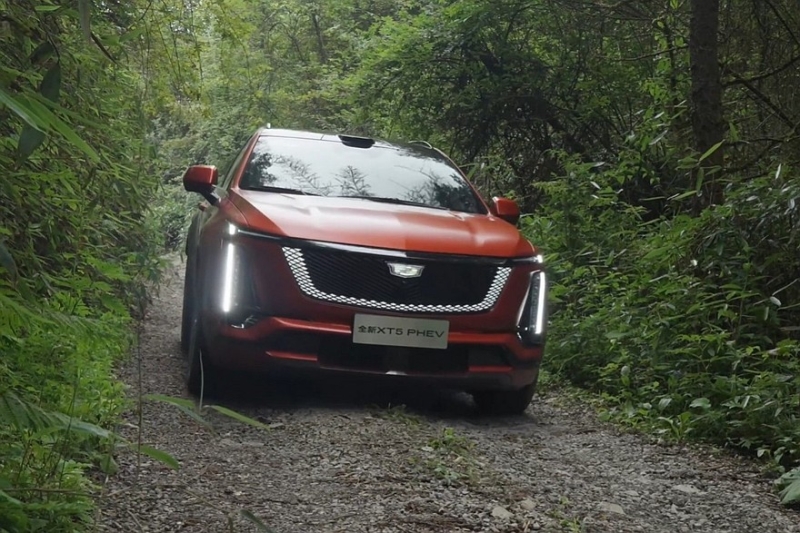 &laquo;Второй&raquo; Cadillac XT5 с новой начинкой: скоро в продаже