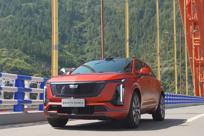 &laquo;Второй&raquo; Cadillac XT5 с новой начинкой: скоро в продаже