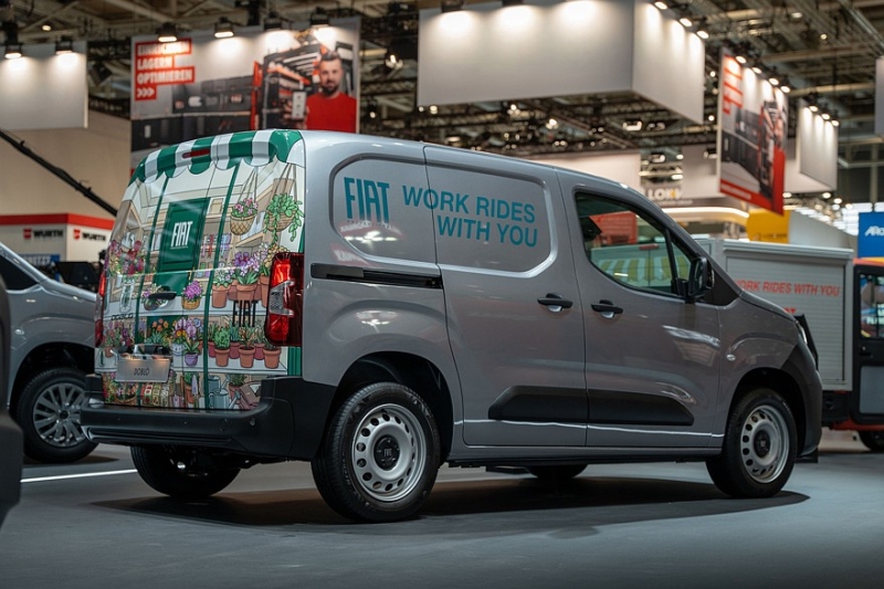 Fiat привёз на выставку новый фургон Doblo Easy Pro и трёхколёсный электрокар Tris