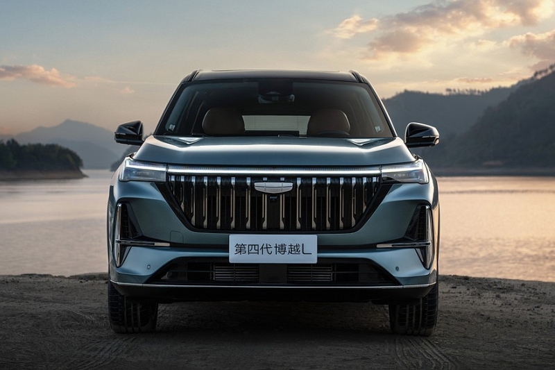 Кроссовер Geely Atlas получил новую версию: другая начинка и кое-что ещё