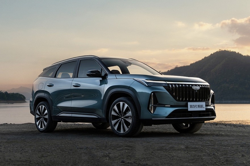 Кроссовер Geely Atlas получил новую версию: другая начинка и кое-что ещё