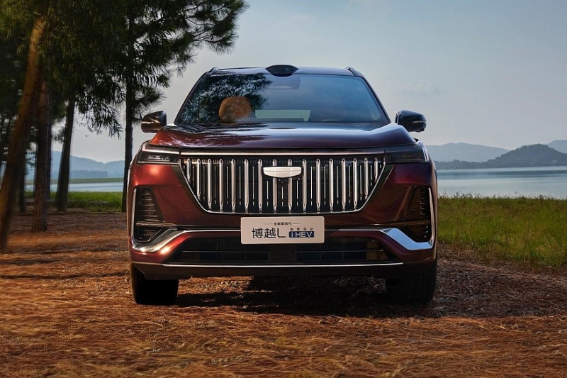 Кроссовер Geely Atlas получил новую версию: другая начинка и кое-что ещё