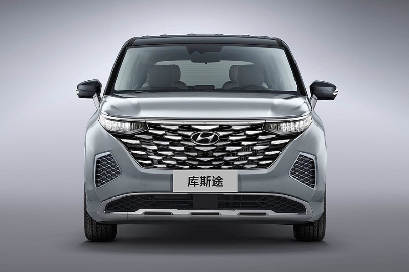 Минивэн Hyundai Custo получит новое &laquo;лицо&raquo; после рестайлинга