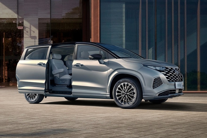 Минивэн Hyundai Custo получит новое &laquo;лицо&raquo; после рестайлинга