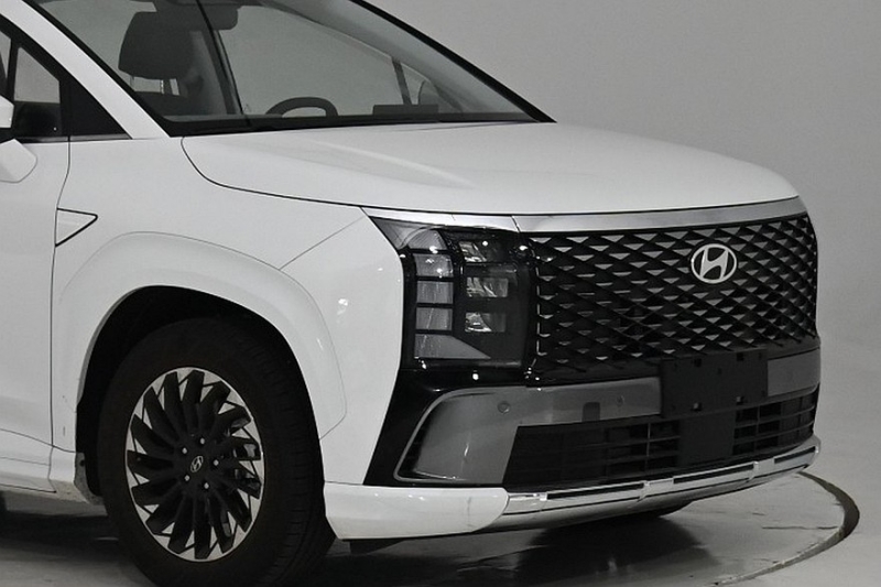 Минивэн Hyundai Custo получит новое &laquo;лицо&raquo; после рестайлинга