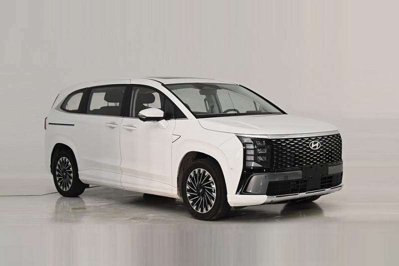 Минивэн Hyundai Custo получит новое &laquo;лицо&raquo; после рестайлинга