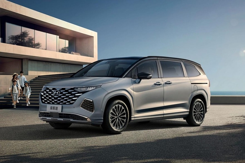 Минивэн Hyundai Custo получит новое &laquo;лицо&raquo; после рестайлинга