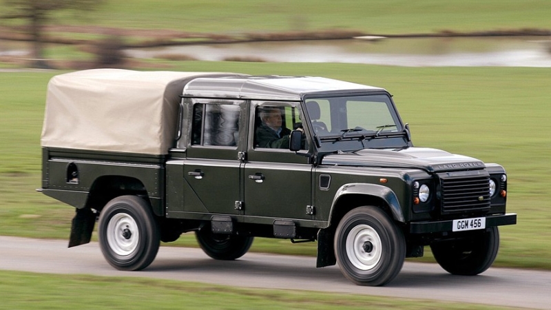 Новый пикап Land Rover Defender: первые изображения