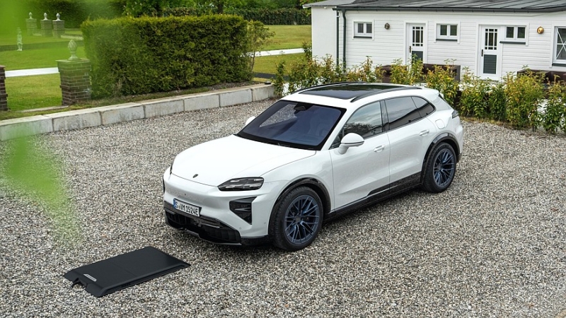 Обновки для Porsche Cayenne Electric: аудиомассаж, электродвери и зарядка без розетки