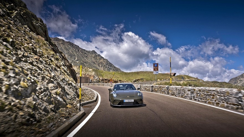 Porsche 911 GT3 Bergsport: спецверсия на «механике» для штурма альпийских серпантинов