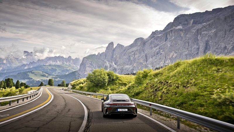 Porsche 911 GT3 Bergsport: спецверсия на «механике» для штурма альпийских серпантинов
