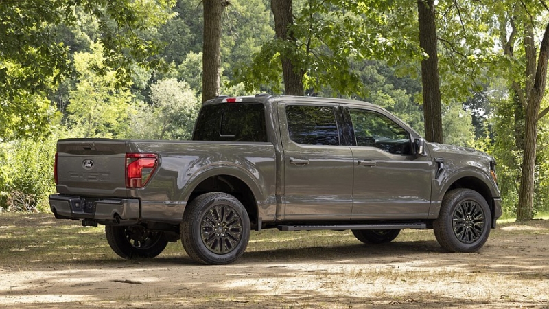 Посвежевший Ford F-150 получил другой базовый мотор и новую версию Carhartt