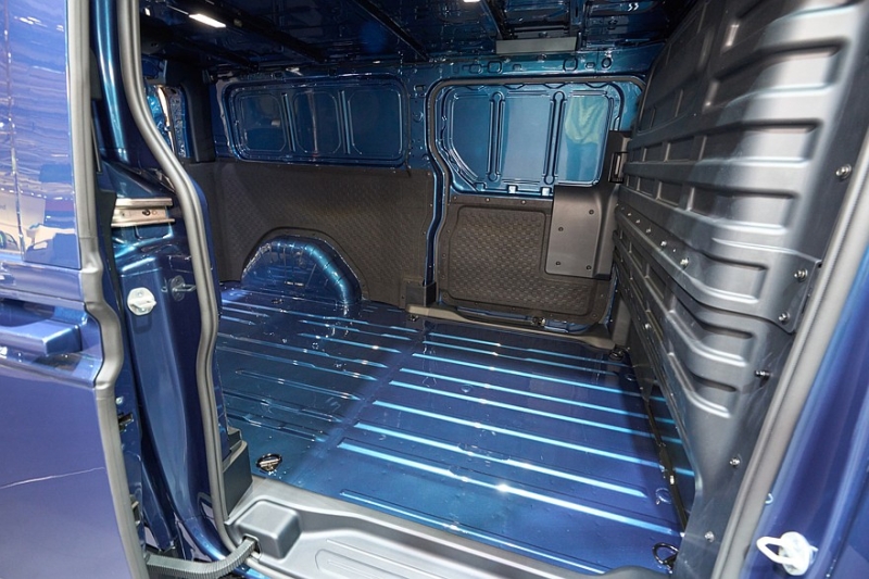 Рассекречен Kia PV7, который поборется за покупателей с Ford E-Transit Custom