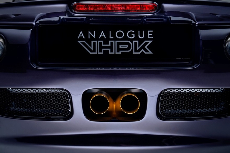 Рестомод Analogue VHPK на базе Lotus Elise S1: водитель по центру и масса менее 600 кг