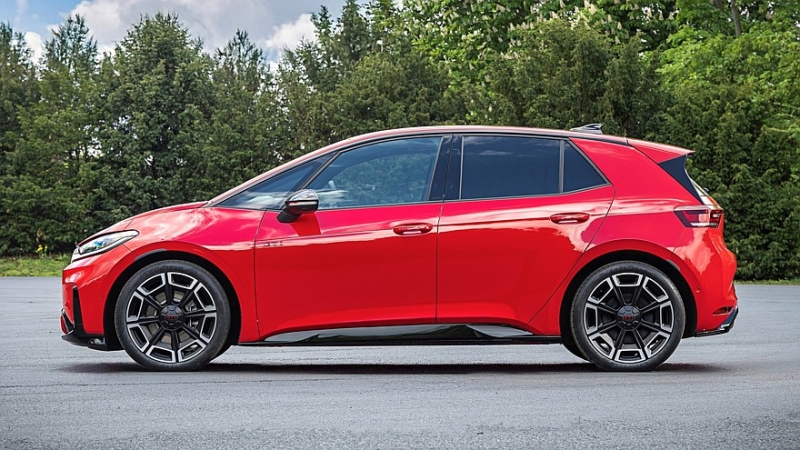Volkswagen ID.3 GTX переименован в ID.3 GTI после рестайлинга. Техника не изменилась