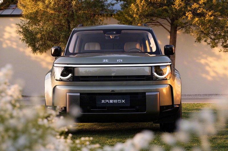 Линейку BAIC пополнил кроссовер Beijing Xingtan 5X в стиле Land Rover Defender