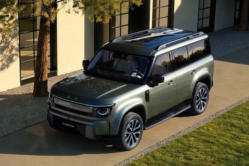 Линейку BAIC пополнил кроссовер Beijing Xingtan 5X в стиле Land Rover Defender