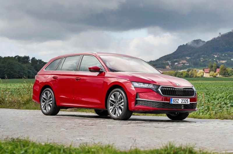 Skoda Octavia обрела две новые гибридные версии вслед за родственным Volkswagen Golf