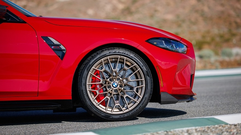 BMW выпустила M3 CS Handschalter с шестиступенчатой механикой и задним приводом