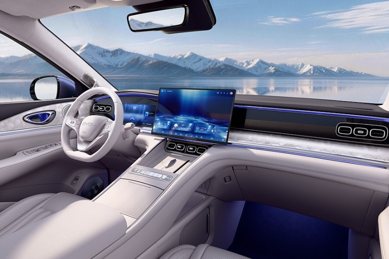 Флагманский кроссовер BYD Sealion 08: богатое оснащение и несколько вариантов начинки