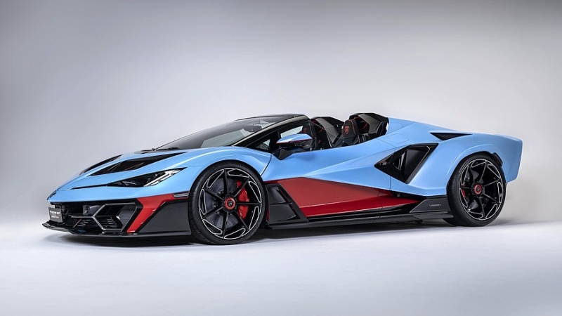 Lamborghini Fenomeno Roadster: космическая цена, ревущий V12 и никакой защиты от дождя