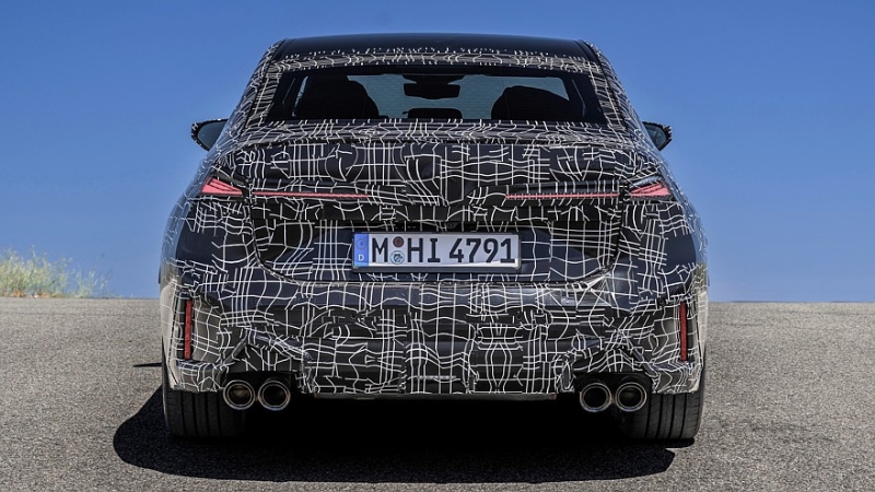 Новая бензиновая «трёшка» BMW готовится к премьере: дрифт-режим и дизайн в стиле i3