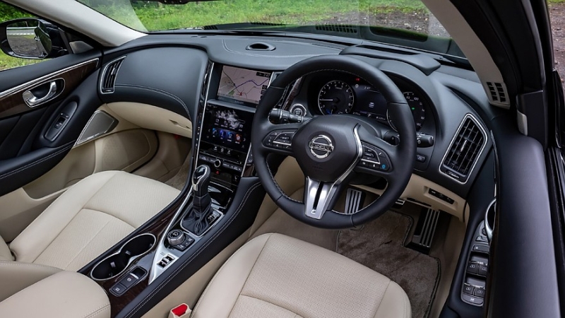 Новый седан Nissan Skyline: первые изображения