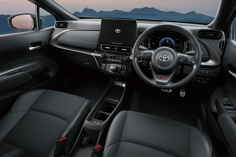 Обновлённому хэтчбеку Toyota Aqua вернули спортивную версию GR Sport