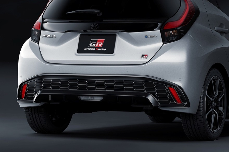 Обновлённому хэтчбеку Toyota Aqua вернули спортивную версию GR Sport
