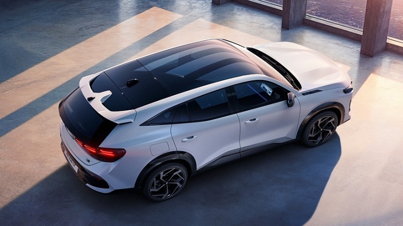 Renault Filante: новый флагманский гибридный кроссовер на платформе Geely и Volvo