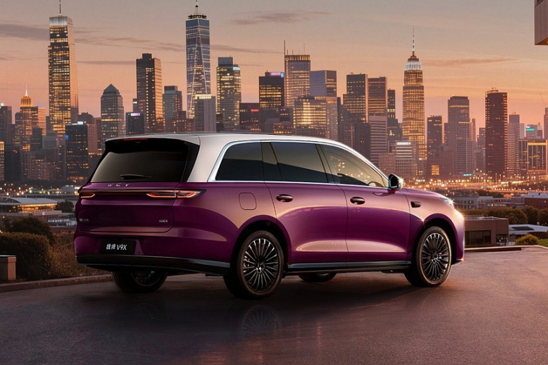 Роскошный кроссовер Wey V9X доступен к заказу: полный привод уже в базе и два варианта длины