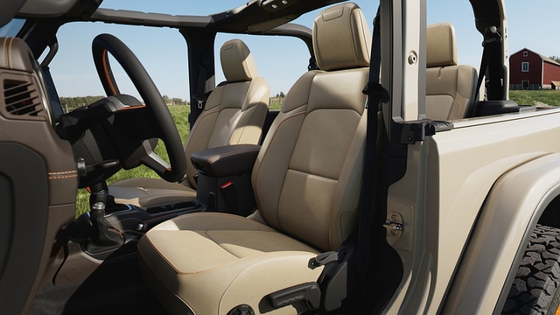 У внедорожника Wrangler появилась спецверсия с отсылкой на первый гражданский Jeep